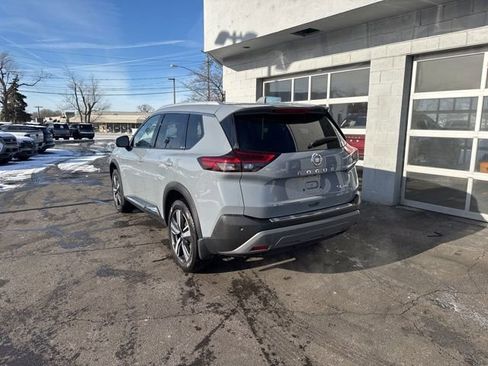 Used 2021 Nissan Rogue SL w/ Premium Package image 4