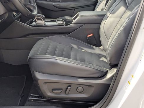 Used 2025 Mitsubishi Outlander SE FWD image 20