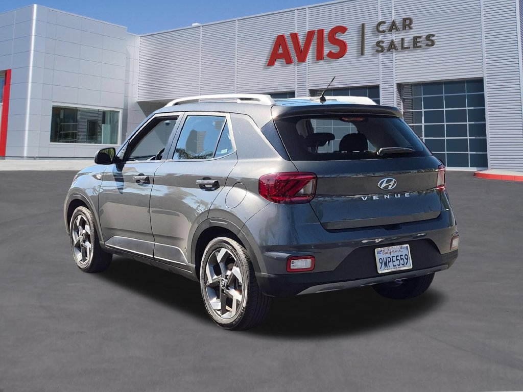 Used 2026 Hyundai Venue SEL FWD image 9