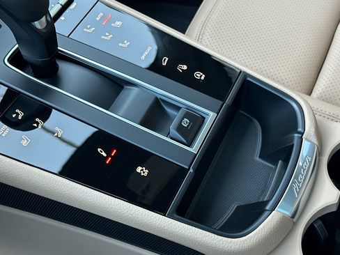 New 2026 Porsche Macan image 26