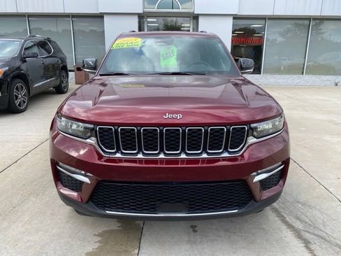 Used 2023 Jeep Grand Cherokee Limited AWD/4WD image 12