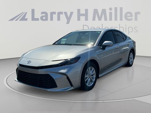 Used 2026 Toyota Camry LE FWD image 1