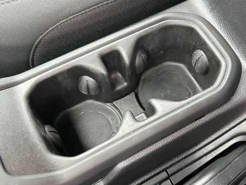 Used 2022 Jeep Wrangler Unlimited Sahara image 40