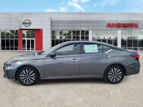 Certified 2025 Nissan Altima 2.5 SV FWD image 8