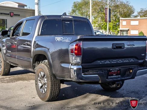 Used 2022 Toyota Tacoma TRD Off-Road AWD/4WD image 13
