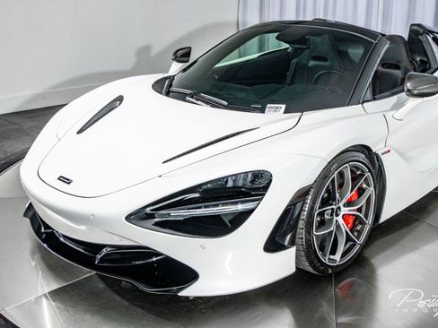 Used 2022 McLaren 720S Spider image 12