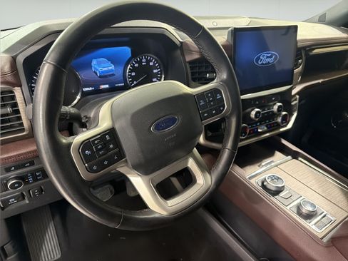 Used 2024 Ford Expedition Limited AWD/4WD image 18