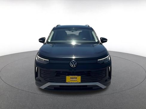 Used 2026 Volkswagen Tiguan SE AWD/4WD image 4