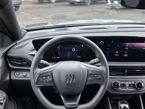 Used 2025 Buick Envista Preferred image 34