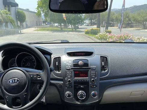 Used 2013 Kia Forte EX image 12
