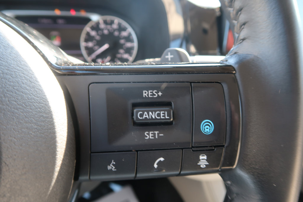 Used 2022 Nissan Pathfinder SV AWD/4WD image 30