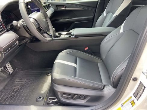 Used 2025 Toyota Camry SE w/ Multimedia Upgrade Package FWD image 18