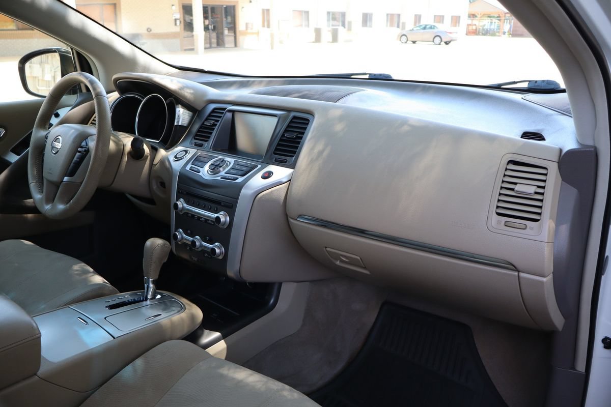 Used 2012 Nissan Murano SV AWD/4WD image 17
