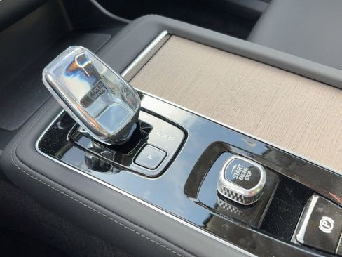 New 2026 Volvo XC90 T8 Plus w/ Protection Package Premier image 17