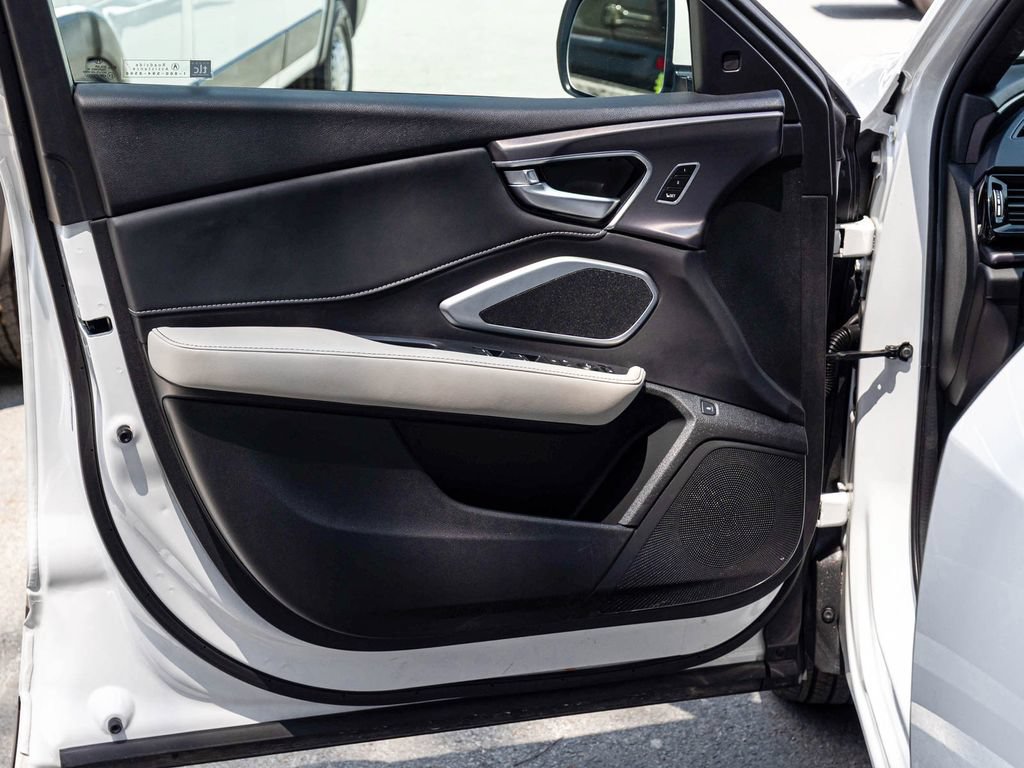 Used 2025 Acura RDX SH-AWD image 11