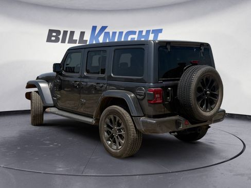 Used 2020 Jeep Wrangler Unlimited Sahara AWD/4WD image 3