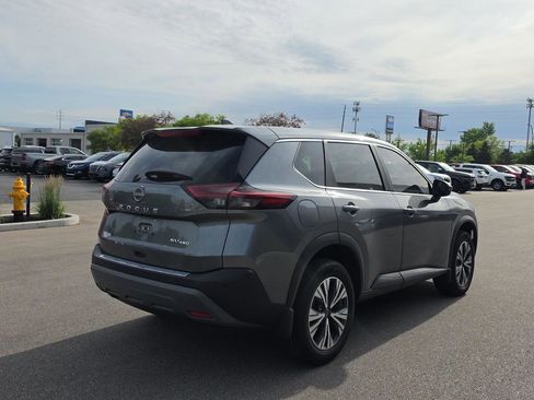 Used 2023 Nissan Rogue SV AWD/4WD image 3