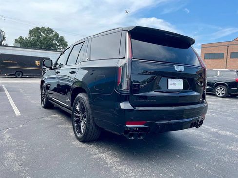 Used 2024 Cadillac Escalade V w/ LPO, ONYX Package AWD/4WD image 6