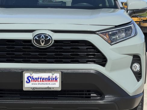 Used 2021 Toyota RAV4 XLE Premium FWD image 8