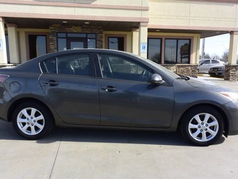 Used 2010 MAZDA MAZDA3 i Touring image 6