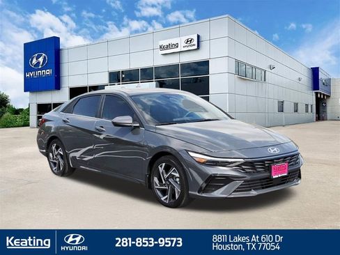 Certified 2024 Hyundai Elantra SEL w/ Convenience Package image 3