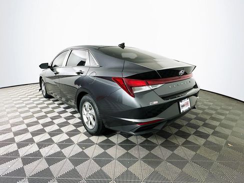 Used 2022 Hyundai Elantra SE FWD image 7