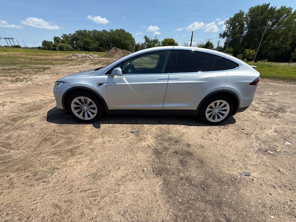 Used 2016 Tesla Model X 75D AWD/4WD image 39