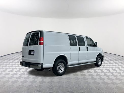 Used 2024 Chevrolet Express 2500 w/ Driver Convenience Package image 7