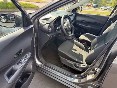 Used 2024 Nissan Kicks S FWD image 8