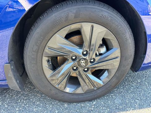 Used 2022 Hyundai Elantra SEL image 29