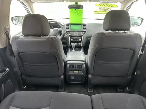 Used 2018 Nissan Pathfinder S image 15
