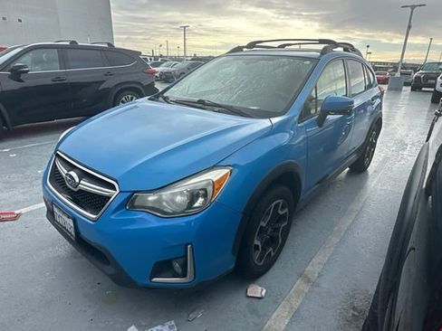 Used 2017 Subaru Crosstrek 2.0i Limited image 2