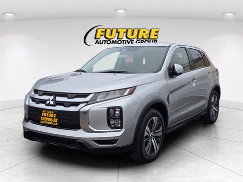 Used 2024 Mitsubishi Outlander Sport 2.0 SE image 3