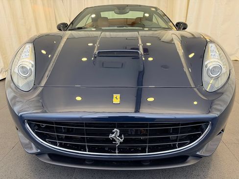 Used 2010 Ferrari California RWD image 6