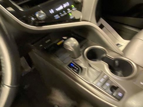 Used 2023 Toyota Camry XSE image 16