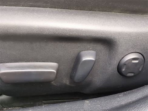 Used 2016 Toyota Avalon XLE Premium image 18