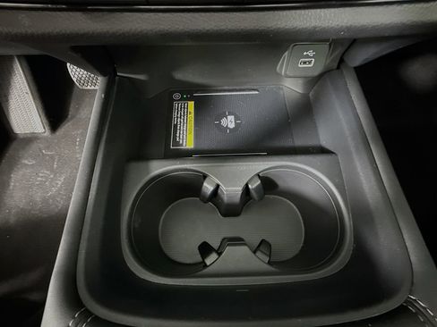 Certified 2024 Honda HR-V EX-L image 17