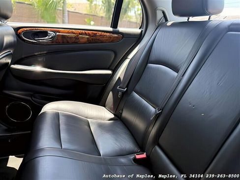 Used 2004 Jaguar XJ8 image 33