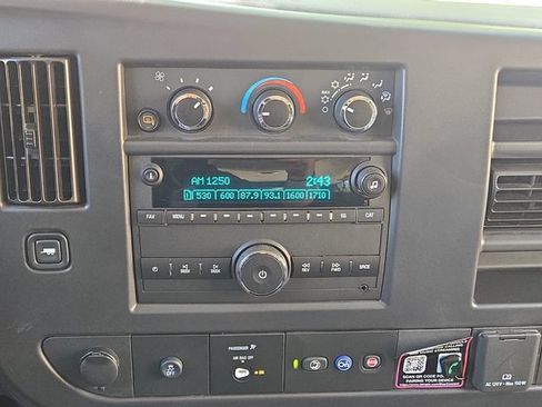 Used 2025 Chevrolet Express 3500 LS RWD image 19