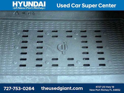Certified 2023 Hyundai Venue Limited w/ Cargo Package image 22