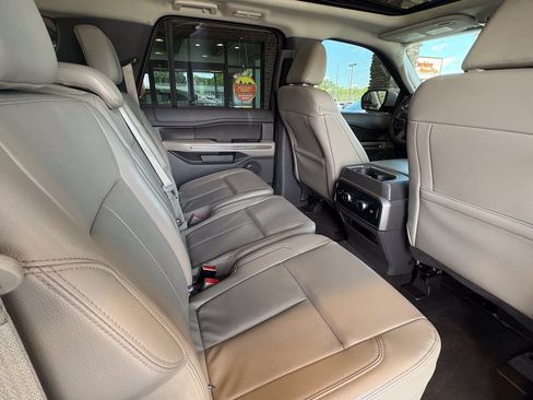 Used 2021 Ford Expedition Max XLT AWD/4WD image 32