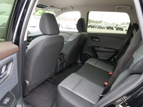 Used 2023 Nissan Rogue SV image 15