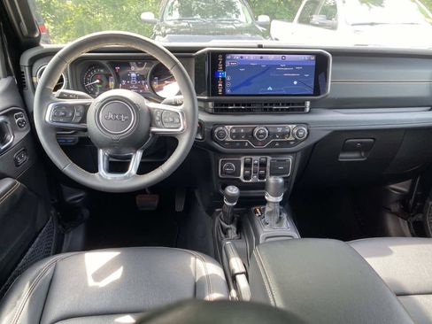 Certified 2024 Jeep Wrangler Unlimited Sahara w/ Technology Group AWD/4WD image 14