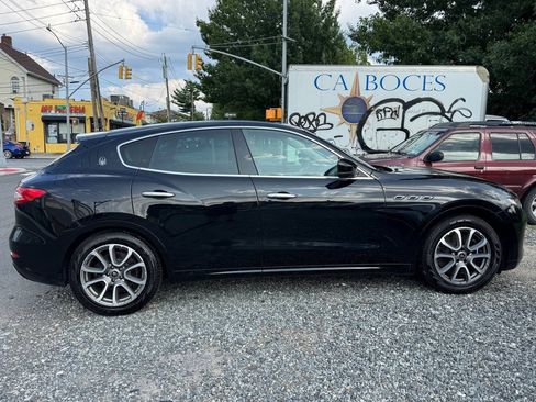 Used 2020 Maserati Levante S AWD/4WD image 4