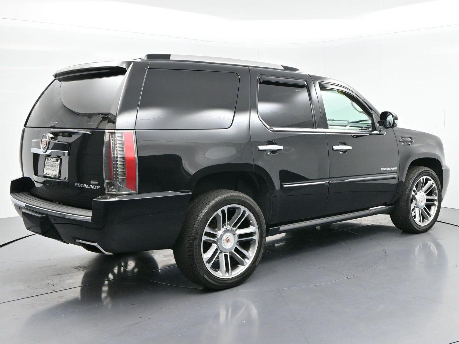 Used 2013 Cadillac Escalade Premium AWD/4WD image 7