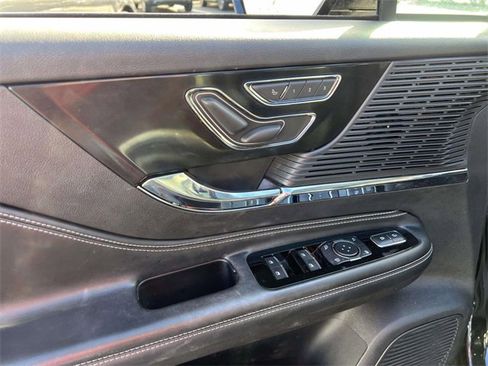 Certified 2022 Lincoln Corsair AWD w/ Premium Package image 14