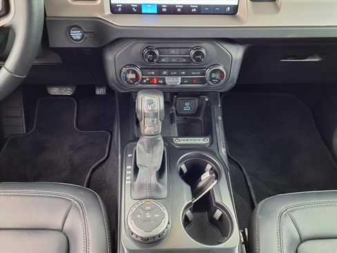 Certified 2025 Ford Bronco Outer Banks image 14