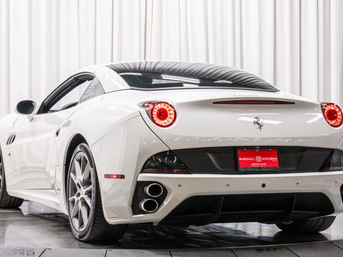 Used 2014 Ferrari California image 42