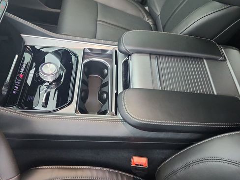 New 2026 Jeep Grand Wagoneer 4WD image 30