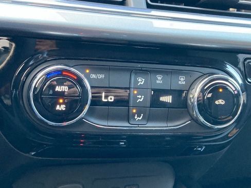 Used 2025 Chevrolet Trax LT image 22